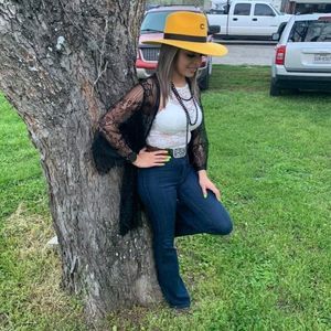 Meet your Posher, Rubi